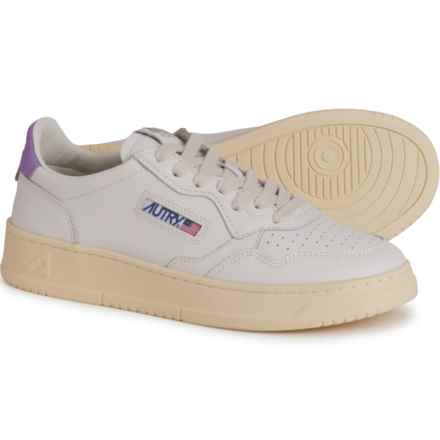 AUTRY Medalist Low Sneakers - Leather (For Women) in White / Lilac