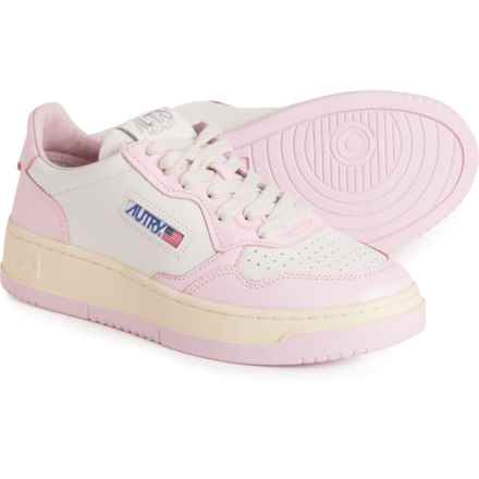 AUTRY Medalist Low Sneakers - Leather (For Women) in White / Pink