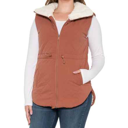 Avalanche Sherpa Lined Puffer Vest - Insulated in Clove W/Birch
