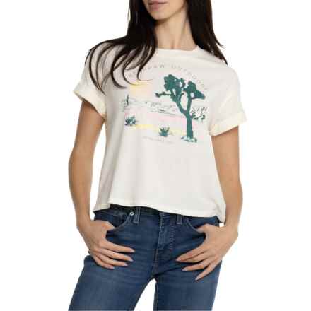 Bearpaw Desert Tree Graphic T-Shirt - Short Sleeve in Whisper White