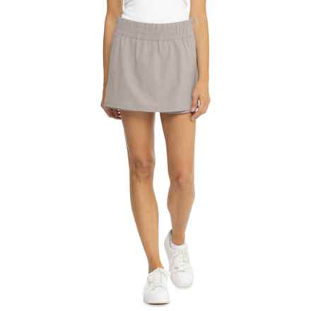 Bearpaw Side Pleat Pull-On Woven Skort in Moon Rock