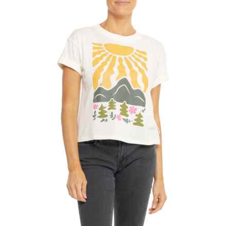 Bearpaw Sunshine Rays Over Mountains Graphic T-Shirt - Short Sleeve in Gardenia