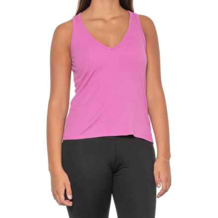 Beyond Yoga Take the Plunge Tank Top - V-Neck in Hibiscus Pink