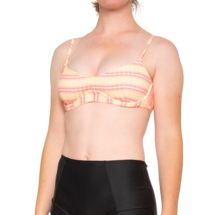 Billabong Sunchaser Kenzley Bikini Top - UPF 50, Underwire in Pne Pineapple