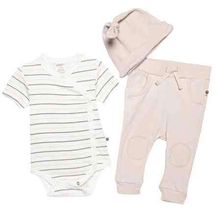 BLUEBERRY ORGANICS Infant Boys Cotton Baby Bodysuit, Pants and Hat Set - Short Sleeve in Taupe