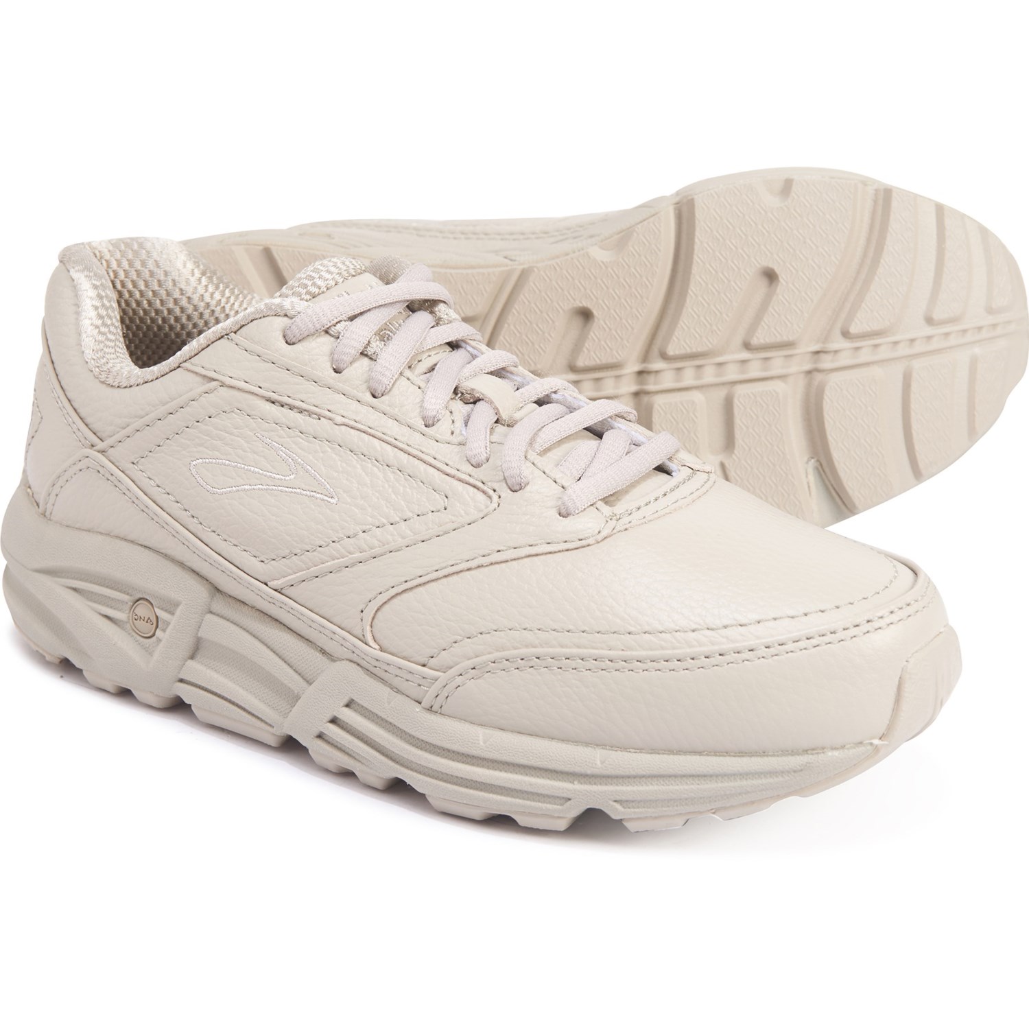 brooks leather shoes womens