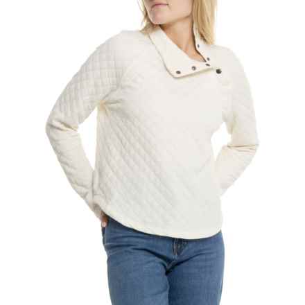 Cable & Gauge Studio Textured Jacquard Quilted Angled Neck Shirt - Snap Neck, Long in Whisper White