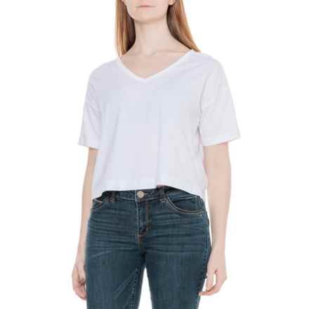 C&C California Boxy V-Neck Crop T-Shirt - Short Sleeve in Brilliant White