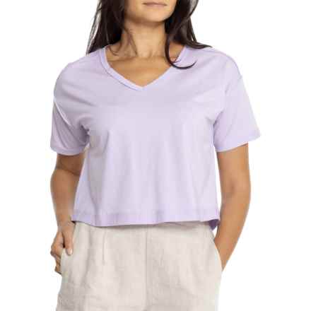 C&C California Boxy V-Neck Crop T-Shirt - Short Sleeve in Pastel Lilac