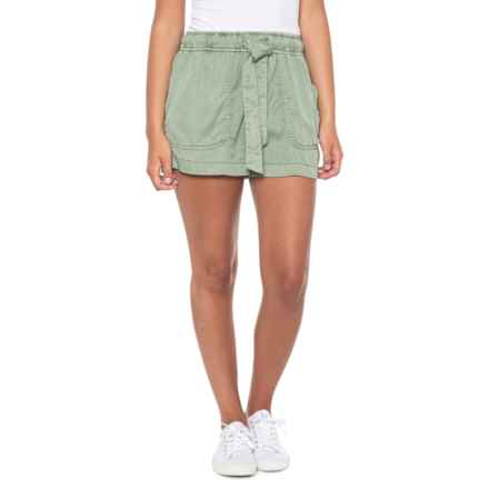 C&C California Tie-Waist Pull-On Pocket Shorts in Lily Pad