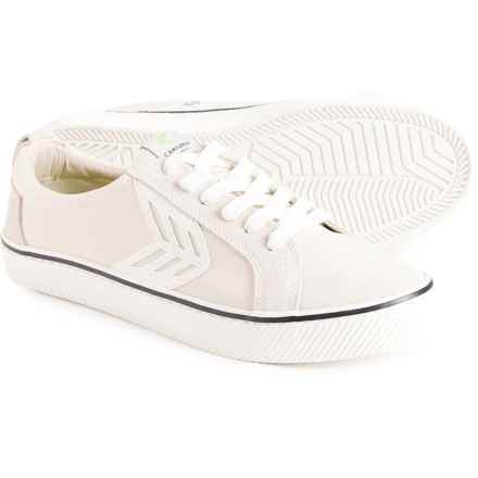 CARIUMA Catiba Low Sneakers (For Men) in Vintage White