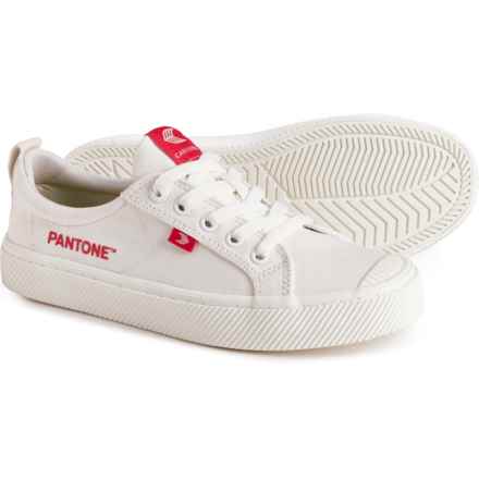 CARIUMA Oca Pantone Viva Magenta Low Sneakers (For Women) in White