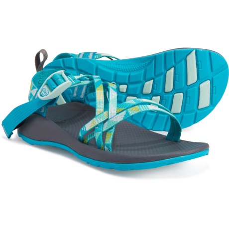 girls chacos