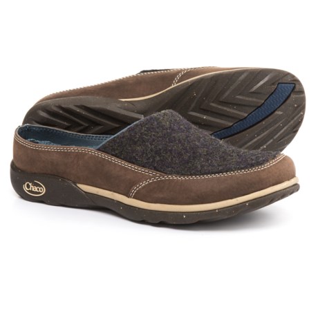 chaco clogs womens