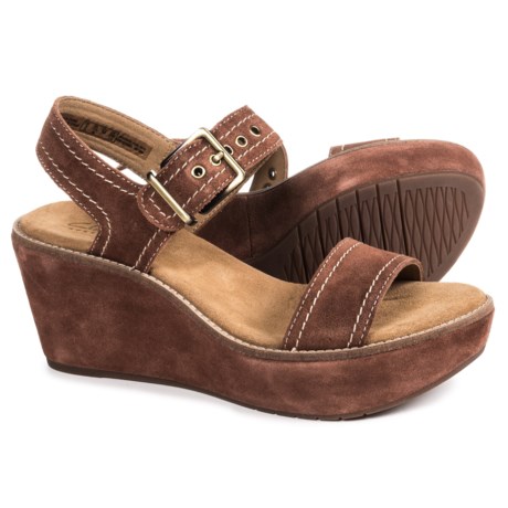 clarks suede sandals