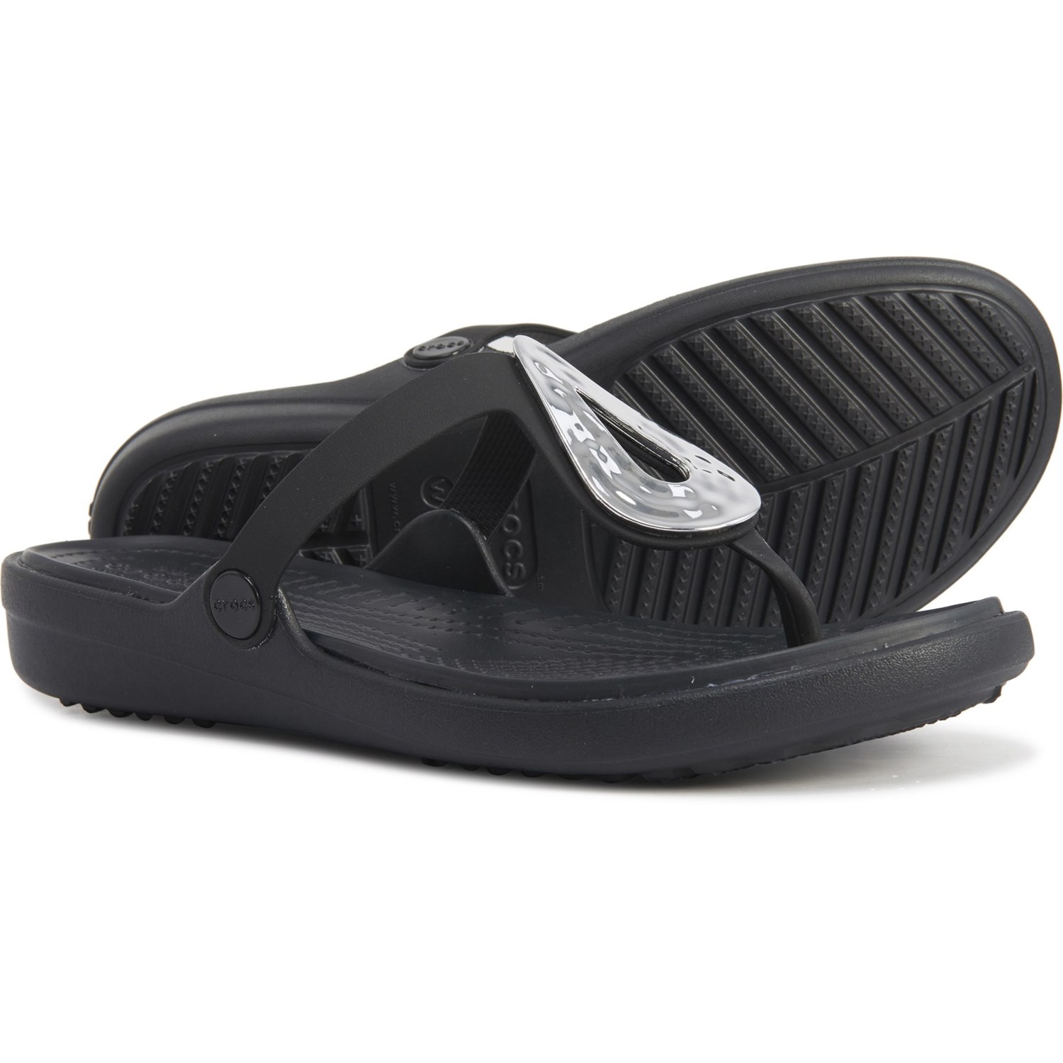 crocs sanrah liquid metallic