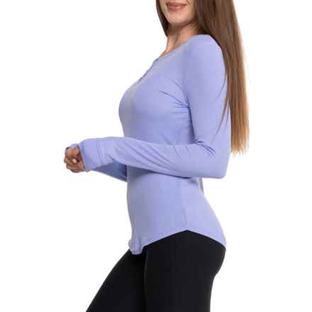 Cuddl Duds SoftWear Stretch Base Layer Top - Long Sleeve in Peri