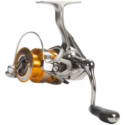 Daiwa Revros 2000 Spinning Reel - Bass Fishing in See Photo - Closeouts