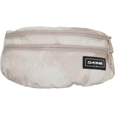 DaKine Classic Hip Pack - Sand Quartz in Sand Quartz