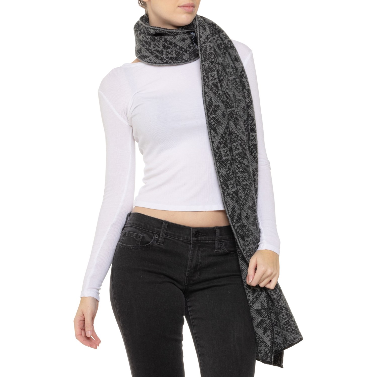 dale-of-norway-rose-scarf-wool