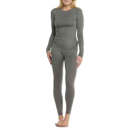 Danskin EcoVero® Jersey Base Layer Set - Long Sleeve in Beach Grass