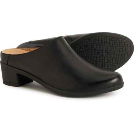 Dansko Carrie Clogs - Nubuck (For Women) in Black Burnished