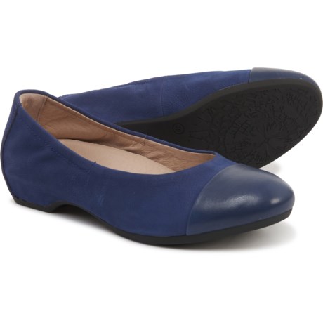 dansko womens flats