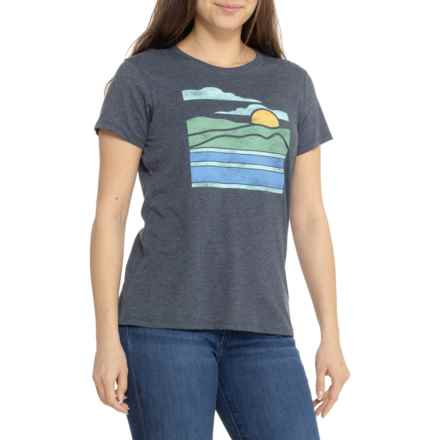 DNU - MOUNTAIN & ISLES Round Sun and Sea Graphic T-Shirt - Short Sleeve in Midnight Navy