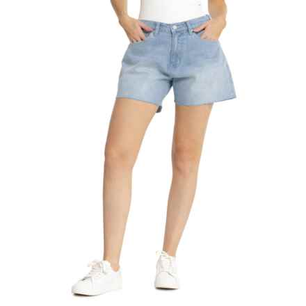 DUER Midweight-Performance A-Line Denim Shorts - High Rise in Light Bleach