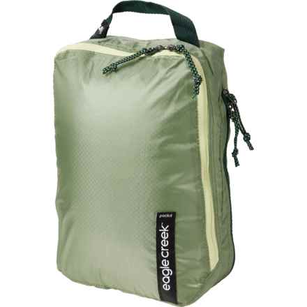 Eagle Creek Pack-It® Isolate Clean-Dirty Cube - Small, Mossy Green in Mossy Green