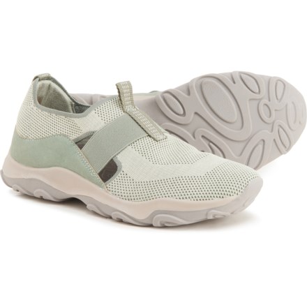 earth shoes wide width