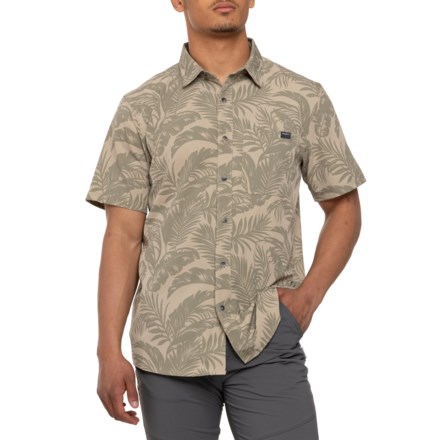 Eddie Bauer Walkers Woven Shirt - Short Sleeve in Aluminum Palm Leaves