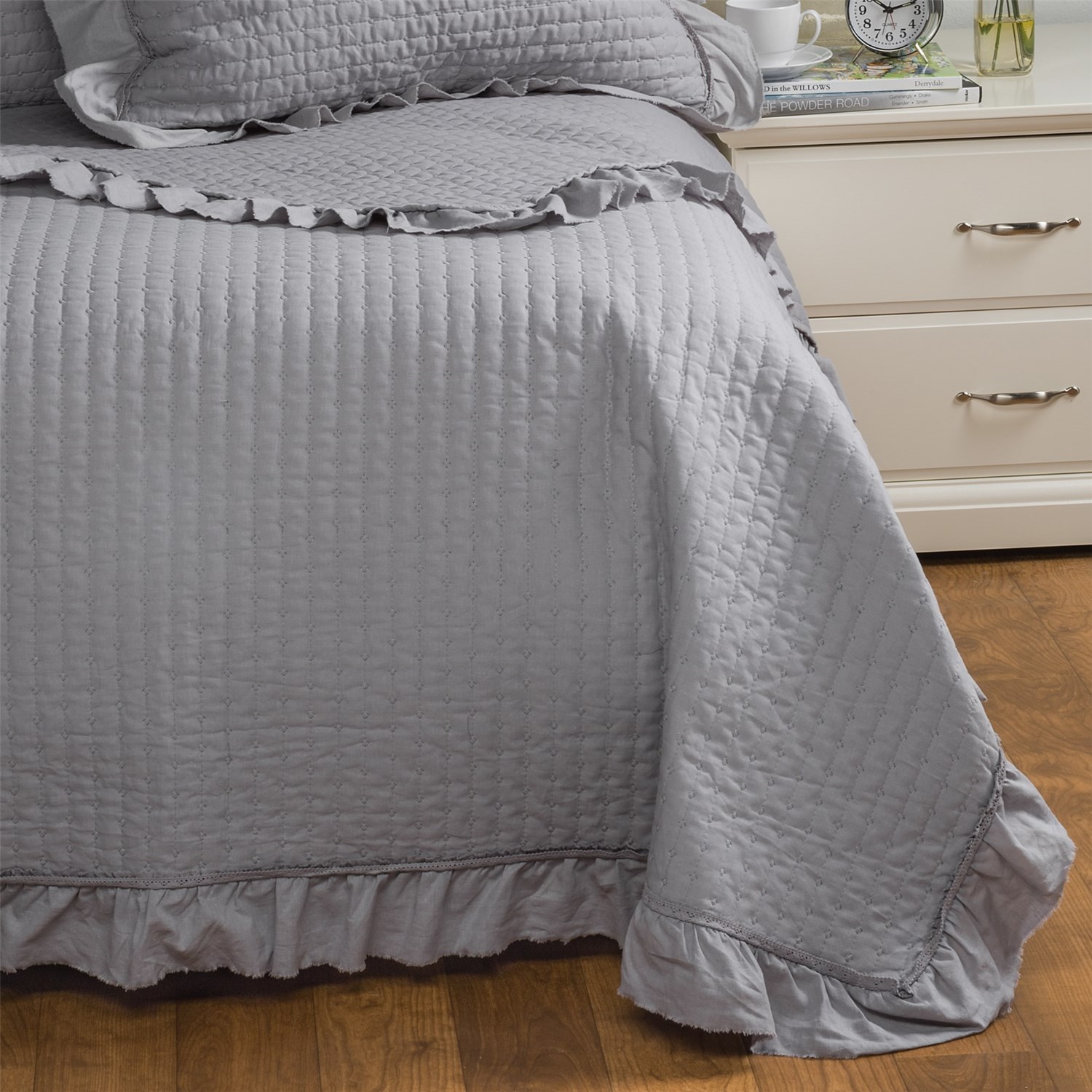 Fleur de Lis Blue Circle Dot Ruffled Quilt Twin