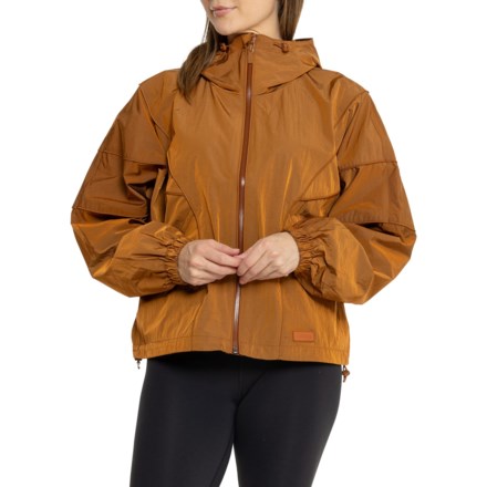 Douglas Windbreaker Jacket in Caramel