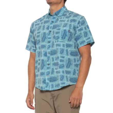 Huk KC Kona Stamped Shirt - Short Sleeve (For Men) in Flats
