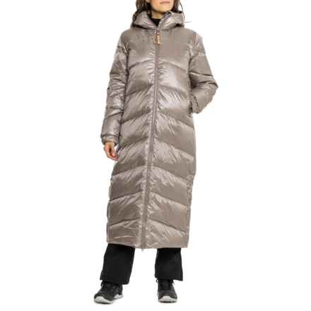 Indyeva Long Maxi Quilted Down Jacket - 600 Fill Power in Peppercorn