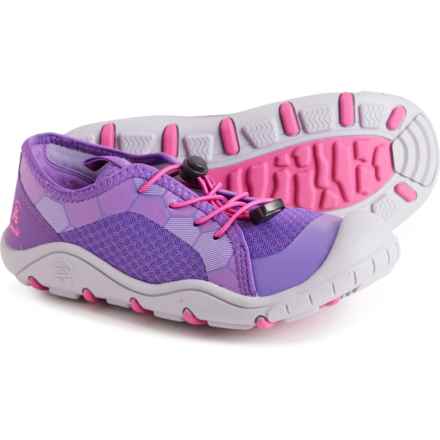 Kamik Girls Amble Hiking Shoes in Purple