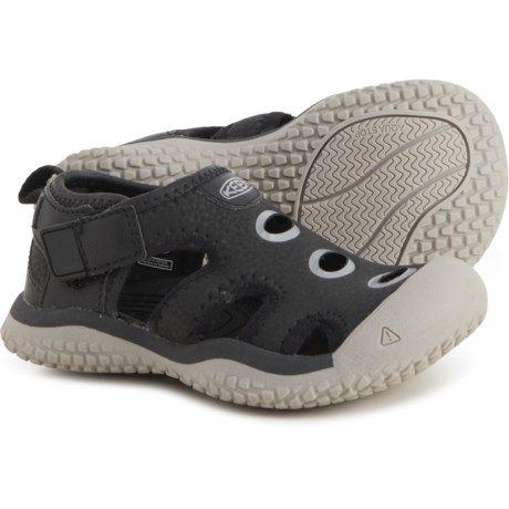 Keen Boys Stingray Water Shoes in Black/Drizzle