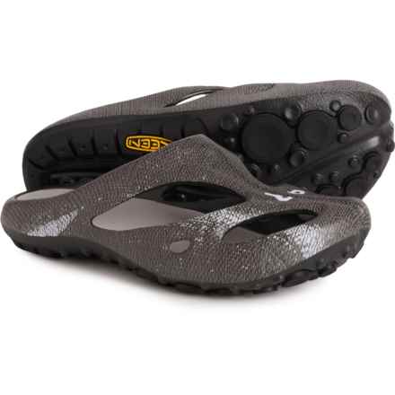 Keen Shanti Arts Clogs (For Men) in Multi/Alloy