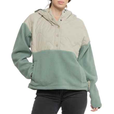 Kyodan Outdoor Sherpa Fleece Hooded Jacket in Oyster/Iceberg Green