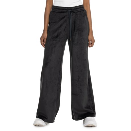 (取寄) キョーダン リブド ベロア ワイド レッグ パンツ - 30インチ インシーム Kyodan Ribbed Velour Wide Leg Pants -  30” Inseam  Deep Emerald Kyodan Ribbed Velour Wide Leg Pants - 30” Inseam - Save 66%