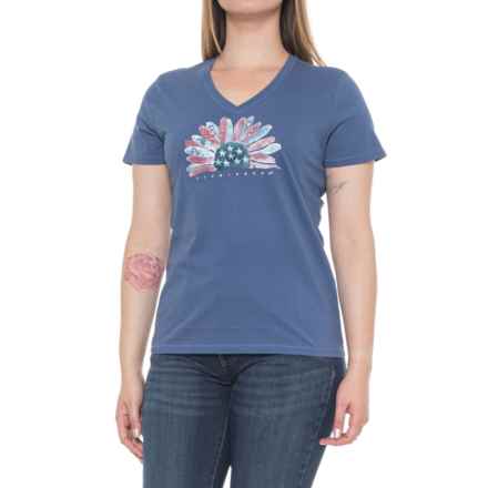 Life is good® Americana Watercolor Daisy V-Neck T-Shirt - Short Sleeve in Vintage Blue