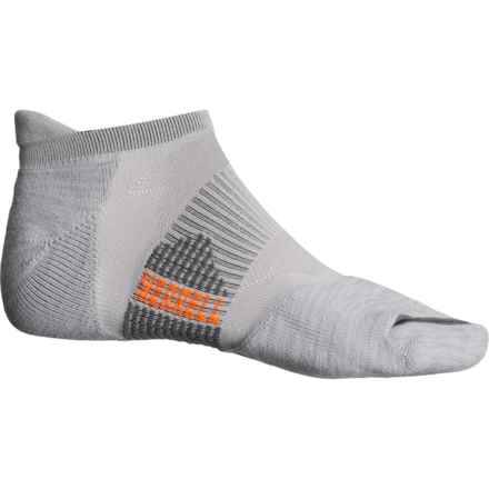 Merrell Ultralight Trail Runner Low-Cut Tab Socks - Ankle (For Men) in Gray