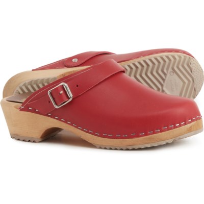 Mia hot sale red clogs