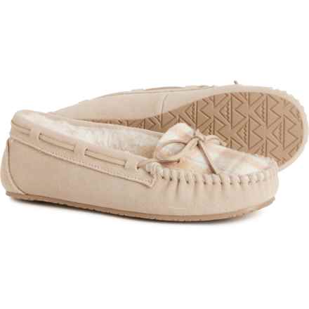 Minnetonka Plug Moc Slippers - Suede (For Women) in Stone Cream Multi Plaid