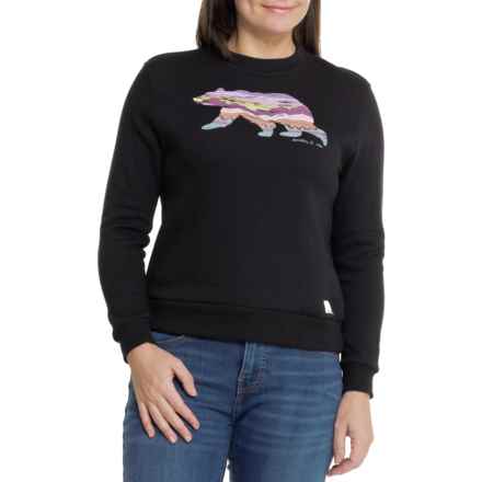 MOUNTAIN & ISLES Sunset Bear Graphic Sweatshirt in Black