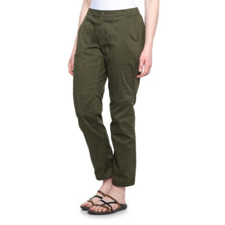 Women's Hiking Pants \u0026 Shorts: Average 