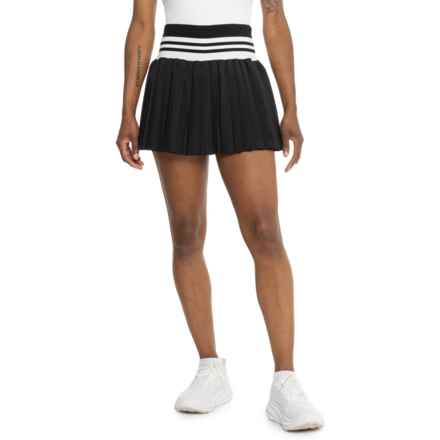 MOVE THEOLOGY Ringer Skort in Black Onyx/Wispy Clouds