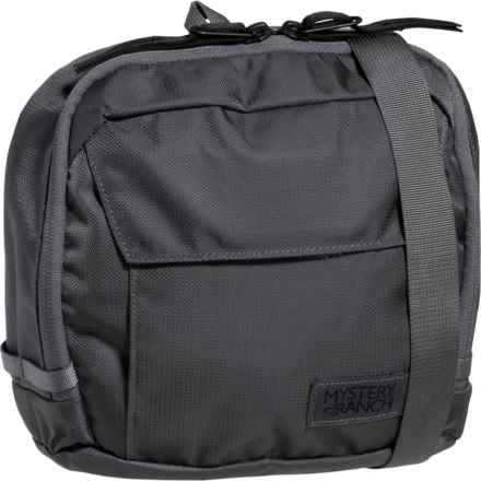 Mystery Ranch District 4 L Shoulder Bag (For Men) in Shadow