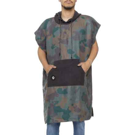Nomadix Changing Poncho - Short Sleeve in Camo Green